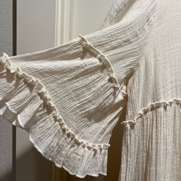 Chic Cream Ruffled Tunic Top - Picture 2 of 4